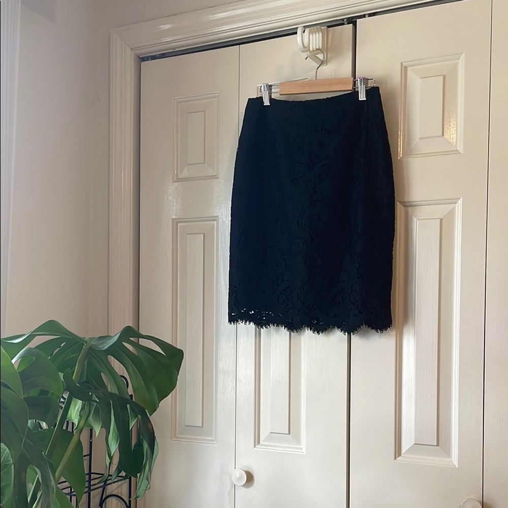 Elegant Black Lace Ellen Tracy pencil Skirt